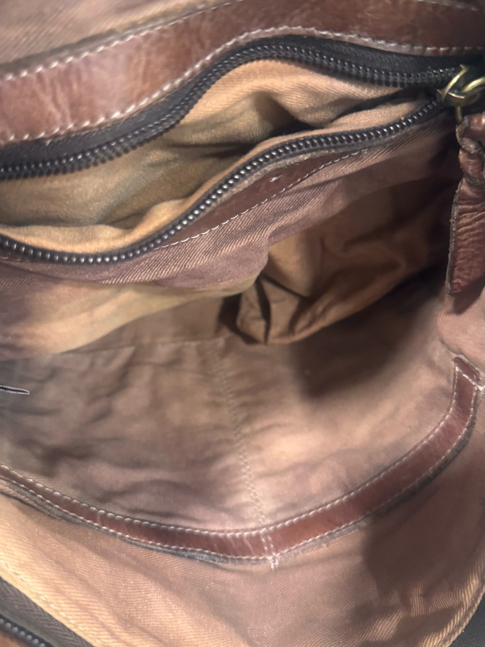 Women’s Brown Leather Crossbody Messenger Bag - Picture 5 of 8